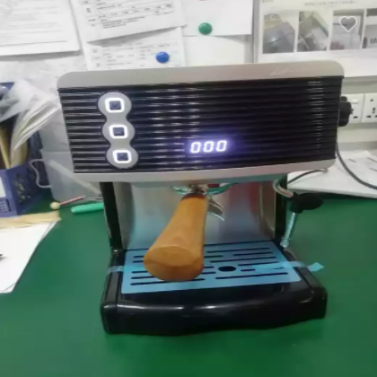 Mini and Good Choice Coffee Maker with Milk Frother / 2