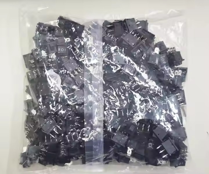 On-off-on Rocker Switch 3 Ways 6 Pins 31MM*25MM 16A 250VAC 20A 125VAC Waterproof Cap Boat-shaped Swi / 3
