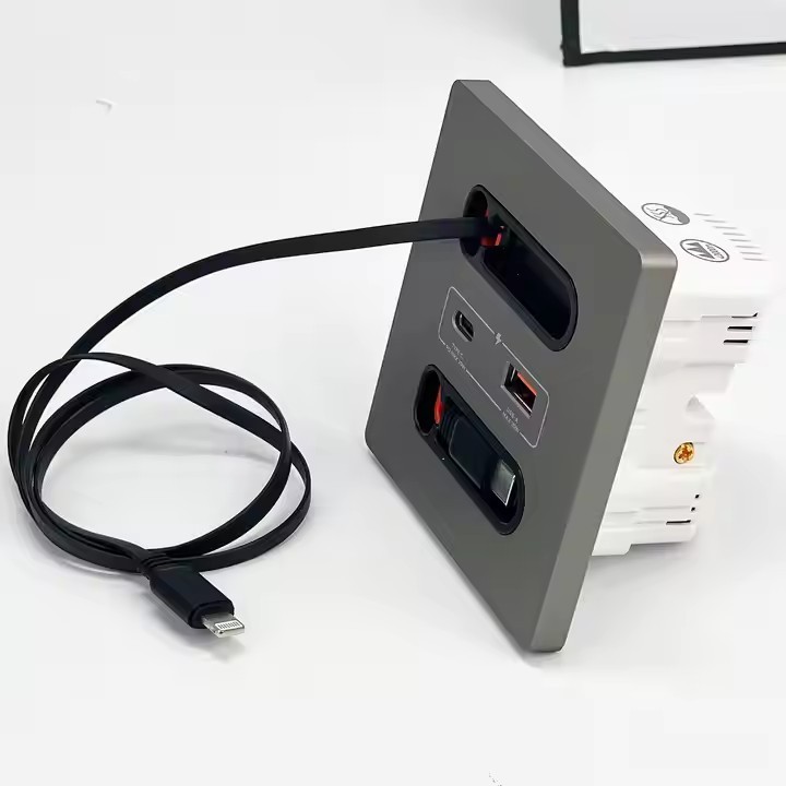 Universal 20W Fast Charging USB Wall Socket with Charging Line Mobile Phone Charging Type-C Outlet / 1